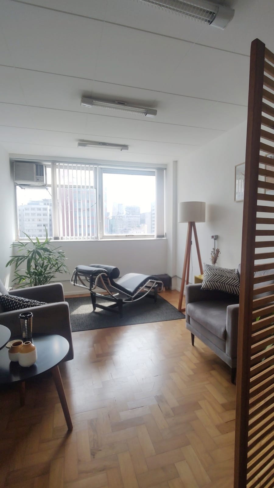 Consultório antes - Área de atendimento